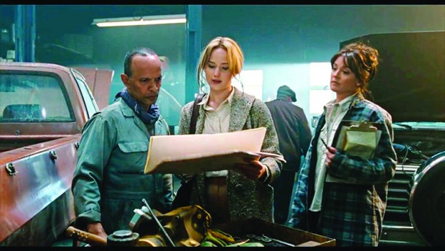 ➥ Pedro Sabino junto a la actriz Jennifer Lawrence en la película Joy.