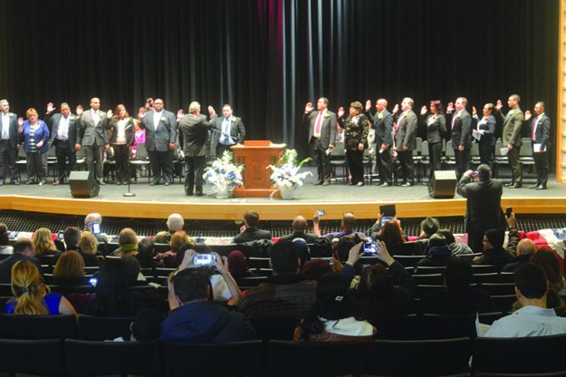 15- se juramentan en lawrence