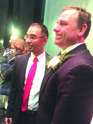 ➥➥ A la izquierda Kendrys Vásquez, nuevo presidente del concejo municipal de Lawrence y a la derecha Marc Laplante, vicepresidente del concejo municipal.
