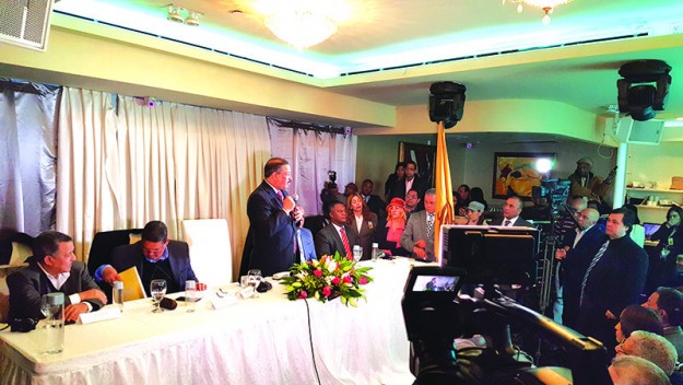 ➥ El presidente de la Junta Central Electoral, Roberto Rosario Márquez durante el encuentro con la prensa que se realizó el pasado 9 de enero en el Restaurante South Beach en el alto Manhattan en Nueva York.