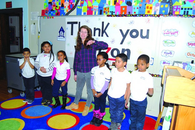 ➥ Con gran alegría niños recibieron premio que les permitirá beneficiarse a través de programas que incentivan el aprendizaje en distintas áreas.
