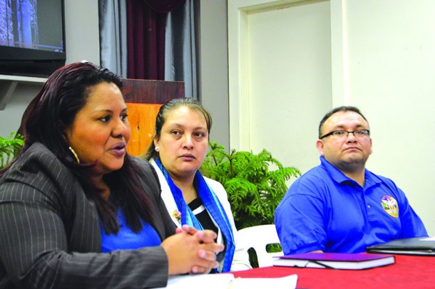➥ Lynn se prepara con foros informativos sobre inmigración con participación de activistas y de la vicecónsul de El Salvador, Erika Arévalo.