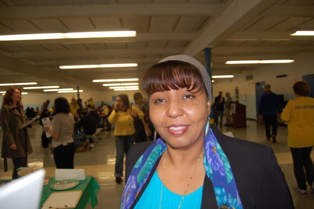 Milagros Abreu, directora ejecutiva de Latino Health Insurance Program, habla con El Mundo Boston.
