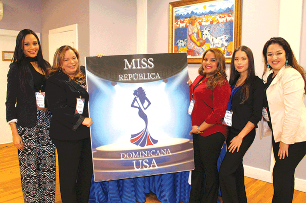 ➥➥ Lanzaron con orgullo Miss República Dominicana USA. De izquierda a derecha: Biannyi Peguero, coordinadora de eventos; Ada Peralta, presidenta; Stephanie Serrata, directora de finanzas; Ashley Rodríguez, vice presidenta y Karla Trigueros, estretega y consultante.