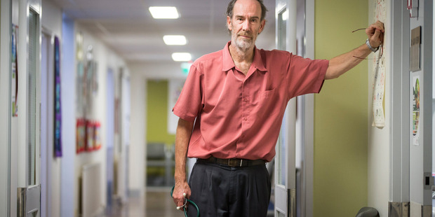 El doctor Alan Kenny no encuentra un médico que lo ayude (Foto / Mike Scott).