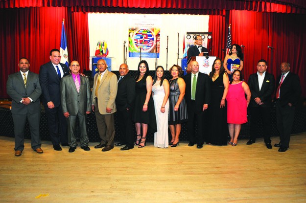 Junta directiva de FUNDOARCU, grupo que organizó la celebración de independencia dominicana.