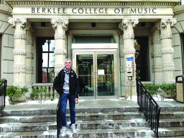 Luis Gamarra estudia la carrera de Music Business en Berklee College of Music. 