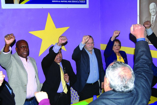 ➥➥Juramentación del comando de campaña.