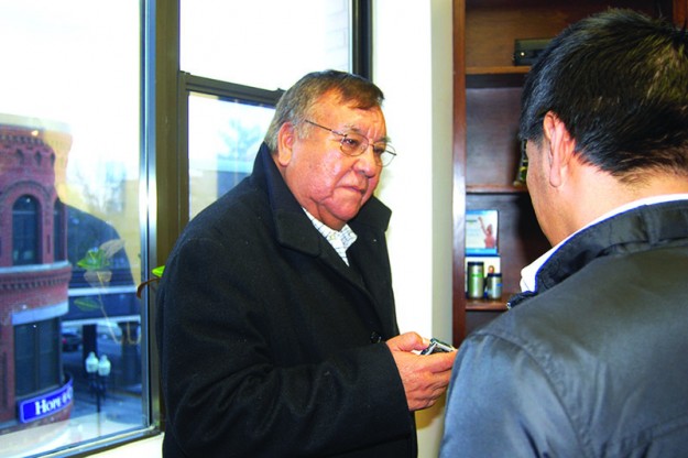 ➥➥ El reportero, Máximo Torres entrevista a Julio, quien por temor no quiere revelar su identidad.