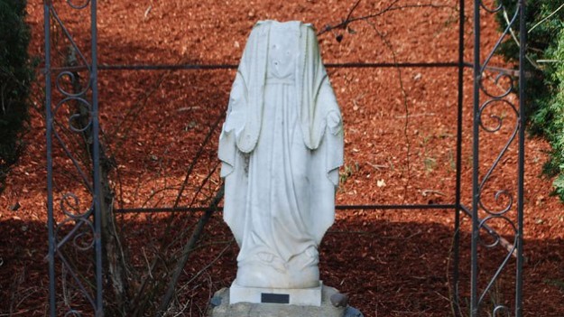 Decapitaron a la Virgen Maria en una iglesia católica de Burlington. Foto: Policía local.