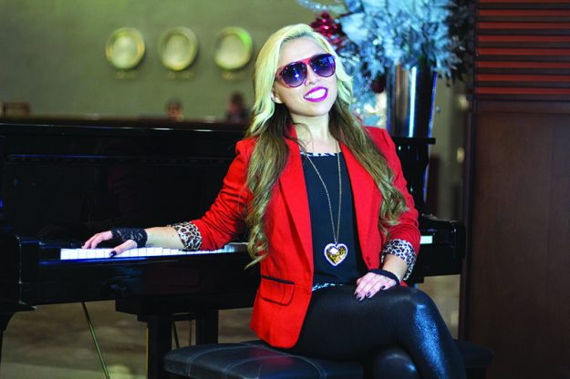 Twiter @yoSoyAstra Instagram #MisMujeresFuertes Youtube yoSoyAstraOficial www.yosoyastra.com