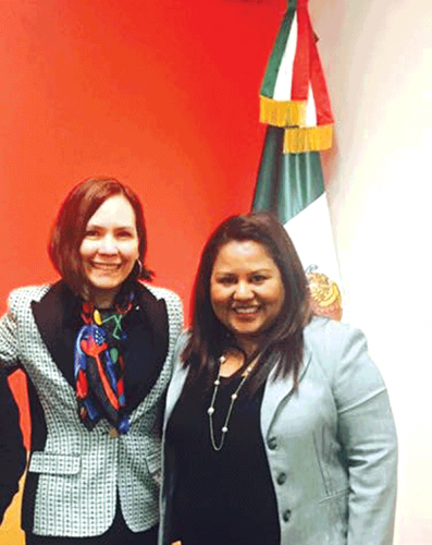 ➥➥ Graciela Gómez García, Cónsul Alterna y Erika Arévalo Arteaga, Vicecónsul de El Salvador anuncian sesión informativa sobre inmigración.