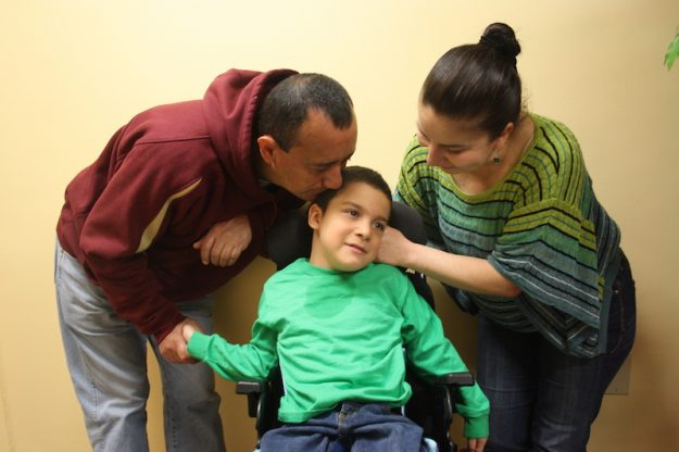 Norma y Juan Carlos buscan la solidaridad de la comunidad para poder ayudar a su pequeño Carlos Andrés.