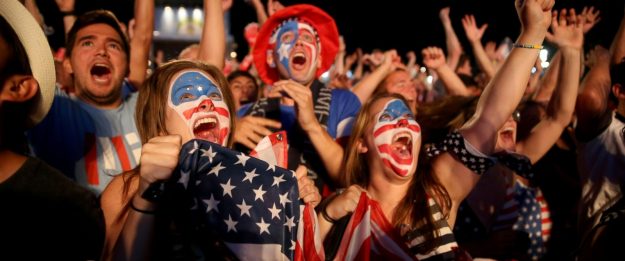GTY_world_cup_usa_fans_jef_140625_12x5_1600