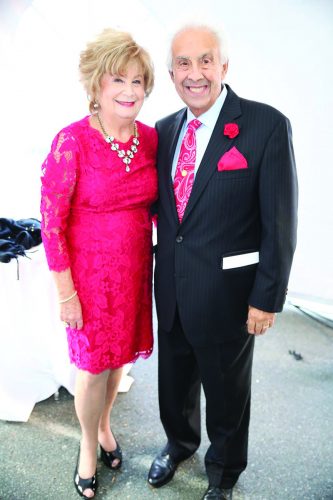 ➥➥ Miembros de la junta directiva de EBNHC Rita Sorrento y su esposo Jim Sorrento.