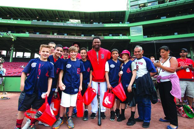 ➥ Con Hanley Ramirez. Foto: Red Sox.