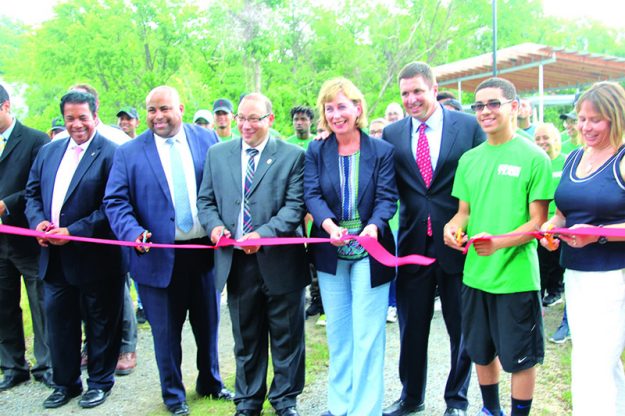 ➥➥ Inauguran parque Ferrous el pasado 29 de junio en la calle Marston en Lawrence. Foto: Yadira Betances.