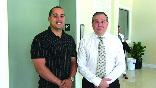 ➥➥ Johan Lopez de HomeShop Property junto a el inversionista Gamal Salama.