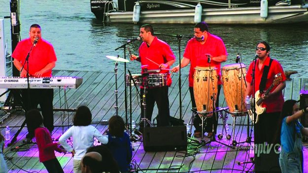 ➥➥Grupo musical Los Ciegos del Barrio.