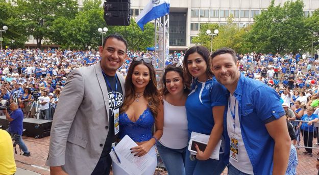 Los animadores del Carnaval en pleno.