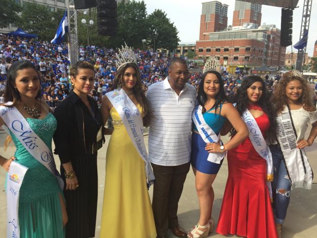 Las Reinas del Carnaval Salvadoreño de Boston 2016 reciben muchas felicitaciones.