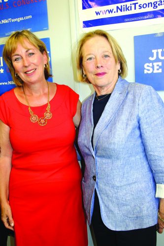 ➥➥ La Congresista Niki Tsongas respaldó públicamente a Barbara L’Italien para su reelección en el Senado el 8 de noviembre.
