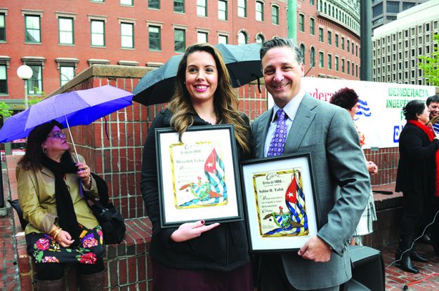 ➥➥ Los destacados cubanos Salim R. Tabit y Meredith Veloz recibieron reconocimientos por su aporte a la comunidad latinoamericana en Boston.