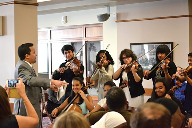 10-step_javier-conducts-project-step-students