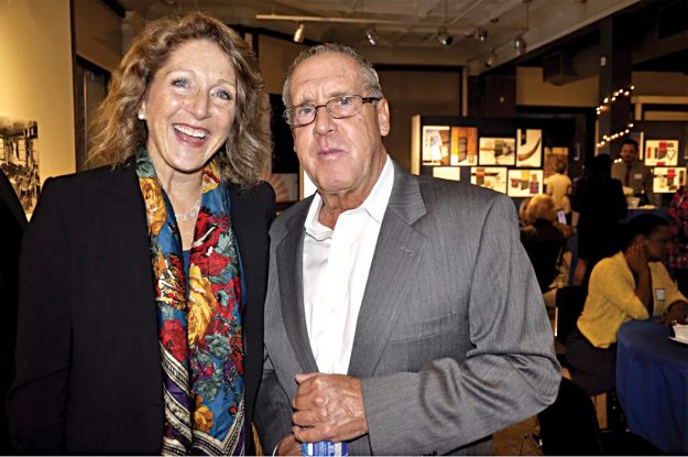 ➥➥ Primera Dama del Estado, Laura Baker y el Director Ejecutivo de Operation Bootstrap, Edward Tirrell.