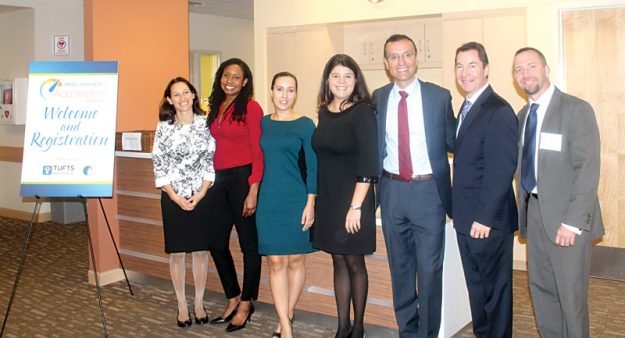 East Boston Neighborhood Health Center y Tufts Health Plan presentan foros para el desarrollo de los pequeños negocios. From left to right, the photo is Rebecca Rosen from Tufts Health Plan, Shani Bird and Kelli Jo Vazquez from Global View Communications, Andrea Kenneally, Juan Lopera and Dean Bushey from Tufts Health Plan, and Adnai Mendez from East Boston Savings Bank.
