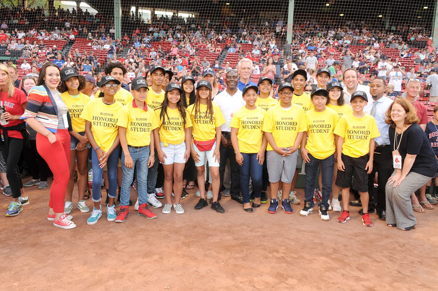 LYRD Reconocimiento a estudiantes latinos de Lawrence en Fenway Park