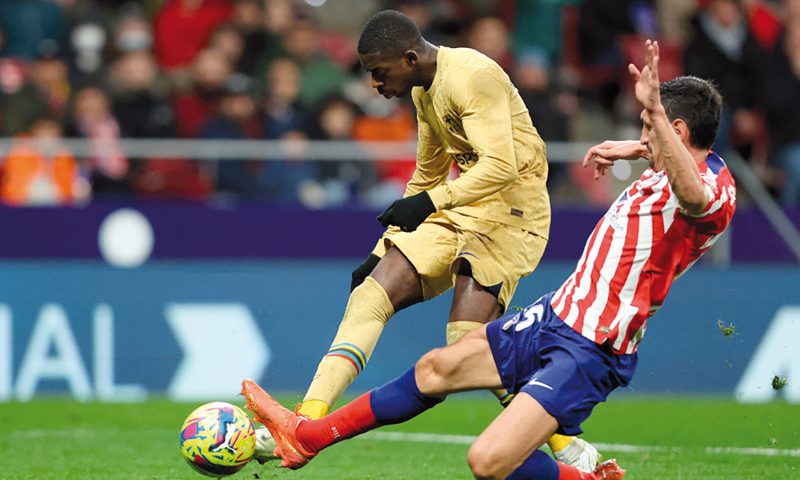 Dembele tirando a portería