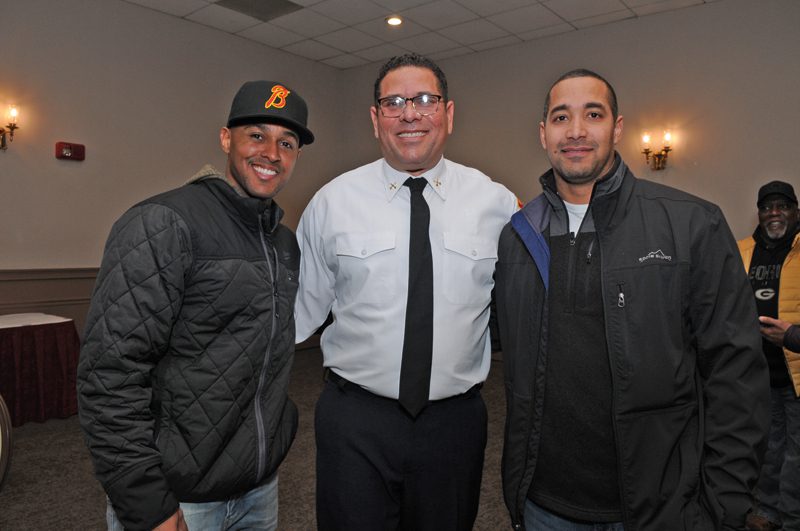 Bomberos dominicanos: Michael Guerrero, José Estrella y el teniente Juan Henriquez.