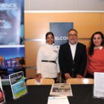 The Lawrence Partnership hace presencia: El Director ejecutivo George A. Ramirez (al centro) y su personal.