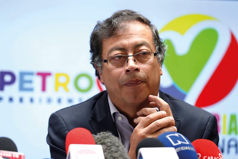 0/05/2018 El candidato del Movimiento Colombia Humana, Gustavo Petro, de izquierda, ha denunciado este domingo irregularidades en el software utilizado en el proceso electoral que podrían deparar un fraude para beneficiar al aspirante de centro-derecha, Germán Vargas Lleras. Las autoridades electorales ya han salido al paso y han desmentido estas acusaciones
POLITICA SUDAMÉRICA COLOMBIA
REUTERS / JAIME SALDARRIAGA