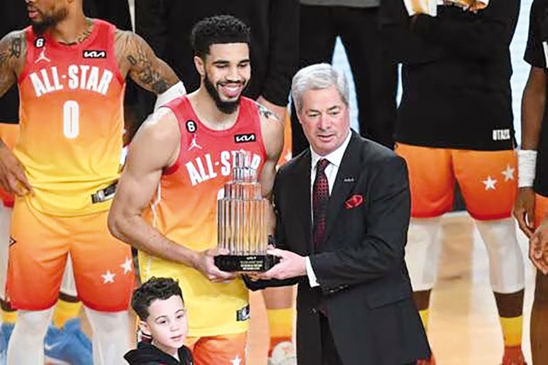 El alero de los Boston Celtics Jayson Tatum fue nombrado por primera vez como Jugador Más Valioso (MVP) del Juego de las Estrellas