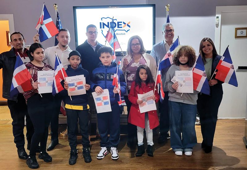 Gran asistencia de niños por celebraciones de Fiestas Patrias Dominicana.
