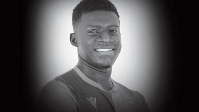 El defensa del Racing de Abiyán Moustapha Sylla murió.