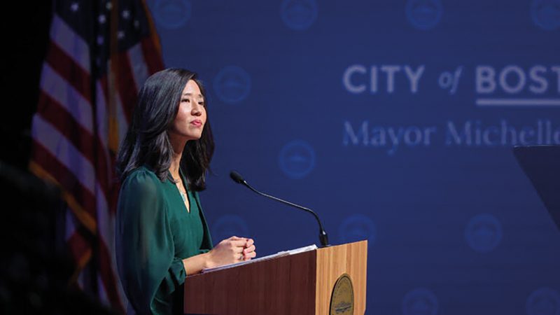Contra Viento yMarea Michelle Wu.