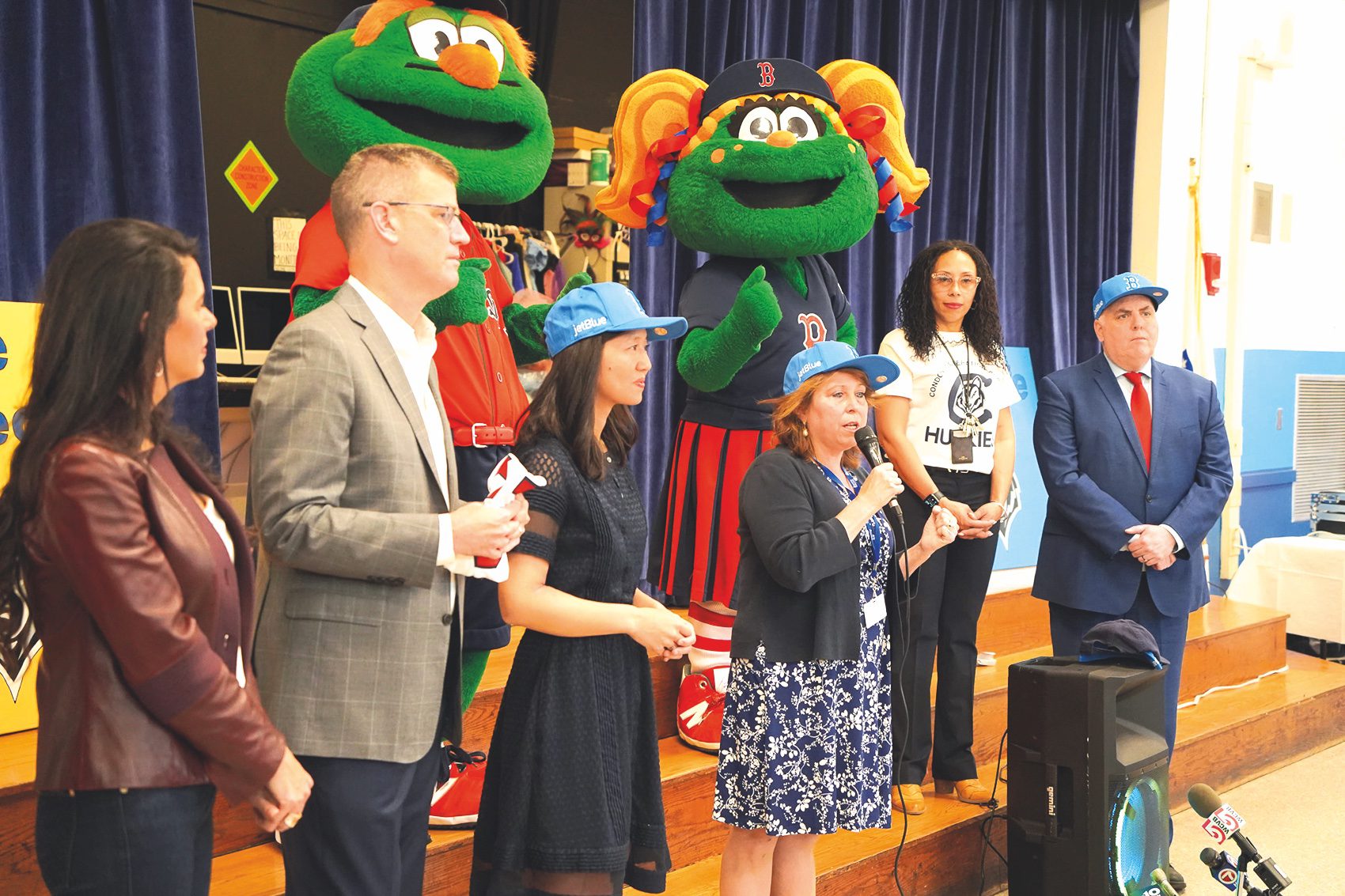 Red Sox y Jet Blue en las escuelas públicas de Boston
