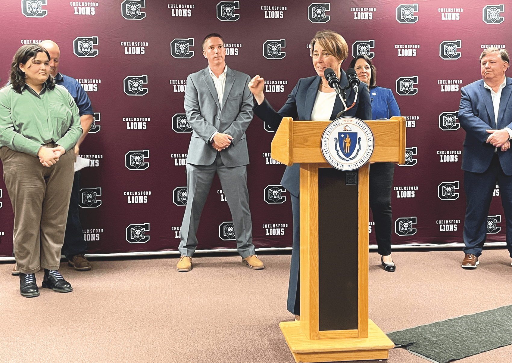 Maura Healey Reiventando escuela secundaria