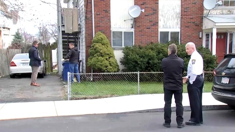 Policia de Revere investiga bebe encotrado en basurero