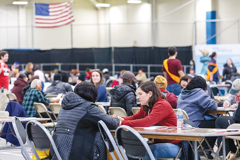 Fue un día especial donde cientos de inmigrantes recibieron asistencia legal gratuita y asesoramiento de estudiantes de derecho voluntarios, abogados y abogados pro-bono.