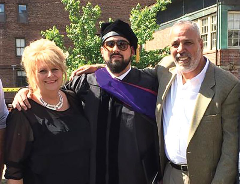 Hijo de inmigrantes: Audai Cote con sus padres Paula y Khaled.