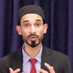 Yusufi Vali hablando de inmigrantes