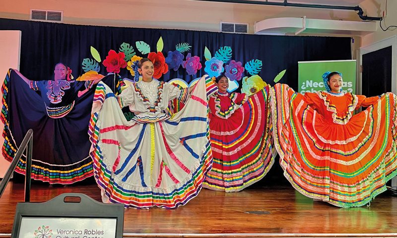 Massachusetts Health Connector celebró con éxito un evento gratuito con musica, comida y un show de talentos para celebrar el mes de la Cultura Hispana en el Centro Cultural  Verónica Robles en East Boston.