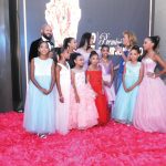 La niñas de la escuela de danza Laura Stage.