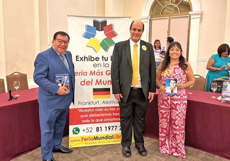 Escritores latinos de Boston en Feria Mundial del Libro