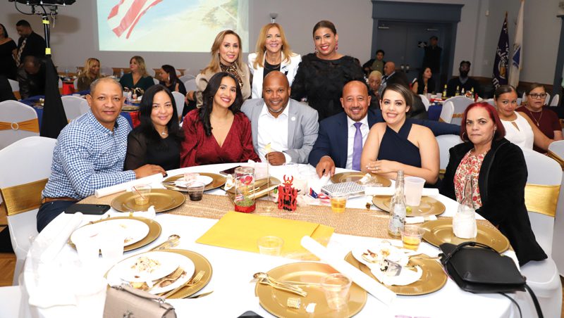 Celebra en Elk's Lodge
III Cena de Gala Anual