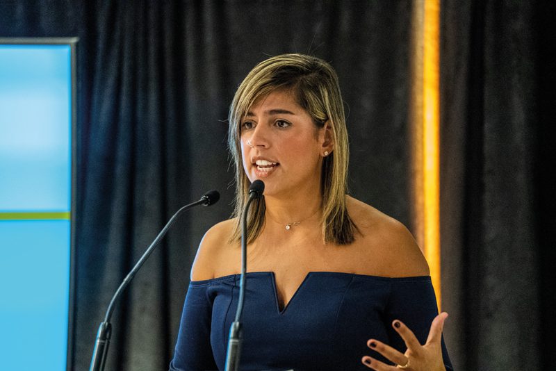 La representante estatal Priscila Sousa, fue reconocida por su liderazgo en el Comité Escolar de Framingham y su trabajo excepcional en su primer mandato legislativo sirviendo al sexto Middlesex.